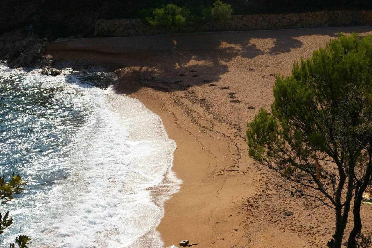 Apartamento Cala Salionç 12 primera linea de playa Tossa de Mar Exterior foto